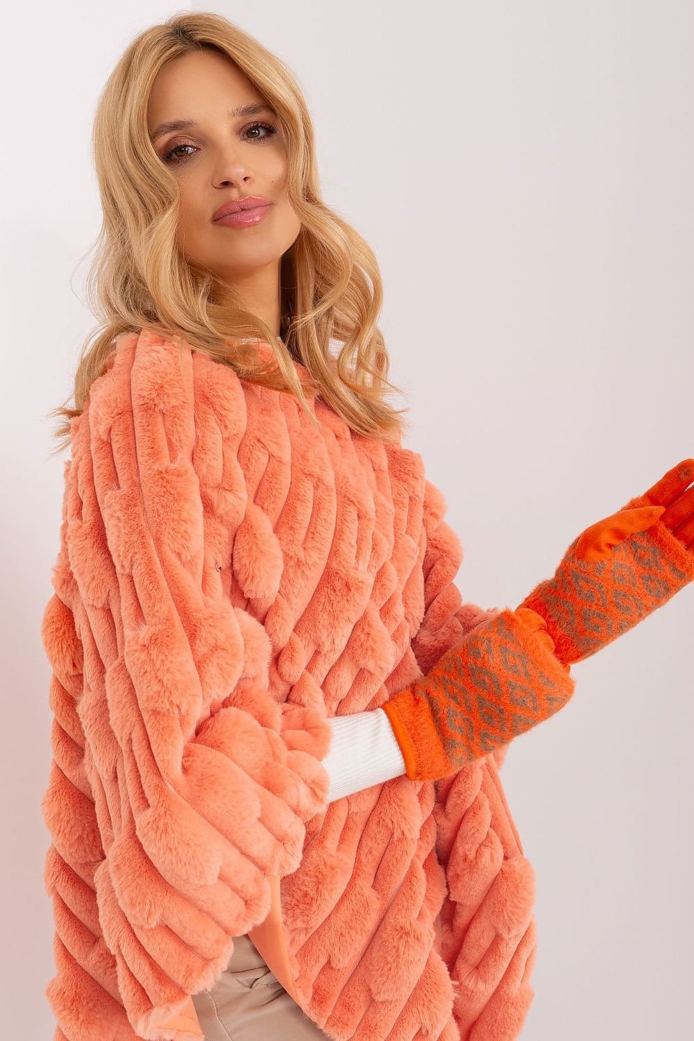 Gloves model 190807 AT - ELEMODA