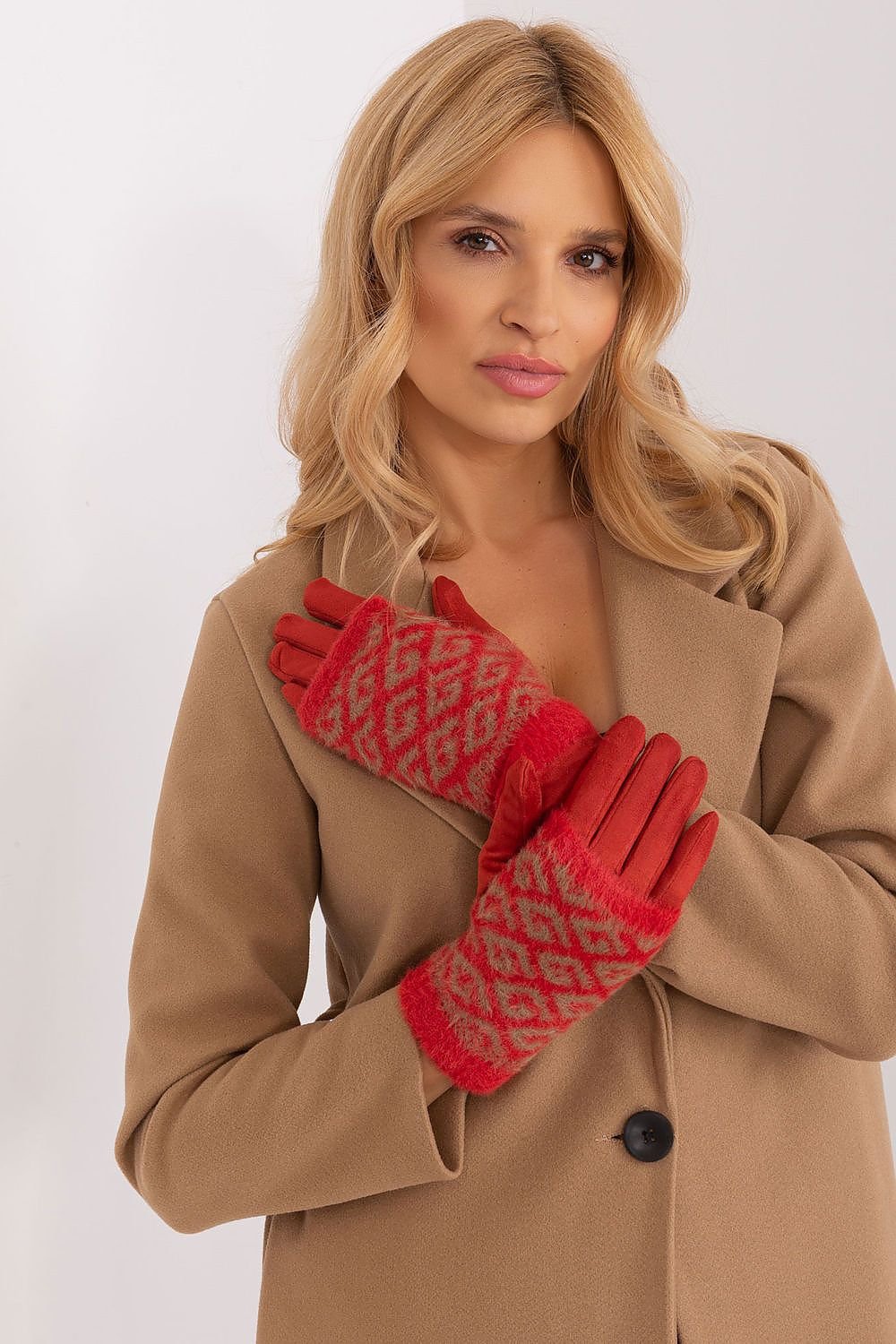 Gloves model 190807 AT - ELEMODA