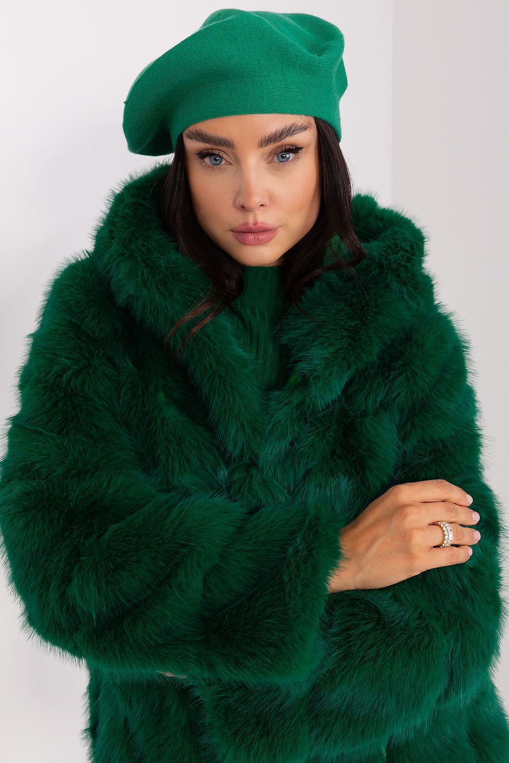 Beret model 185838 AT - ELEMODA