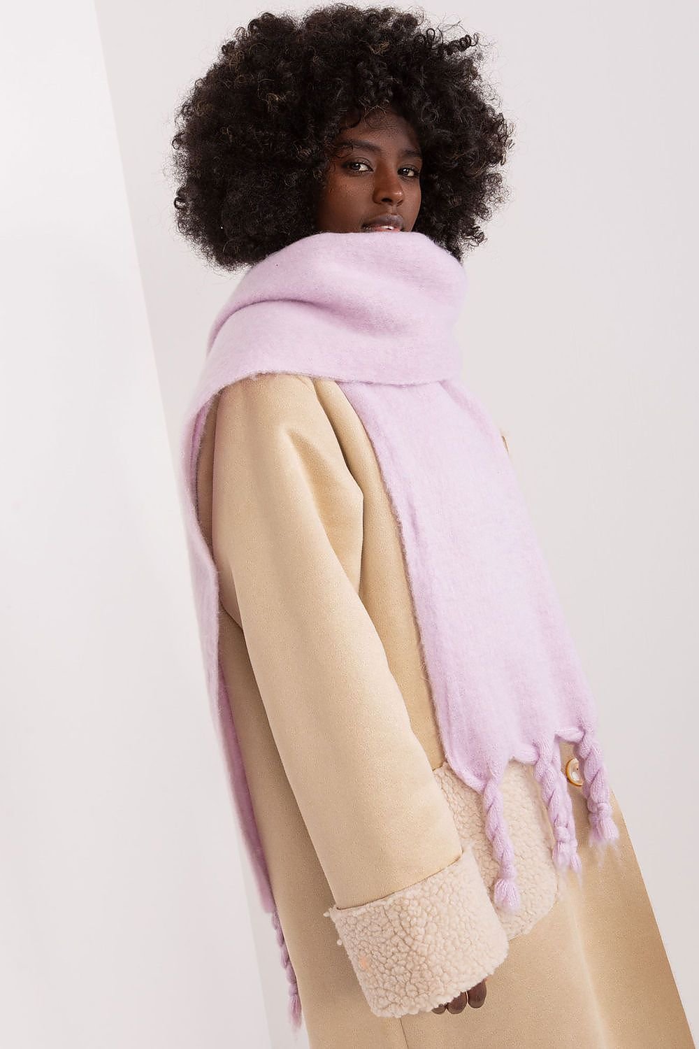 Shawl model 189883 AT - ELEMODA