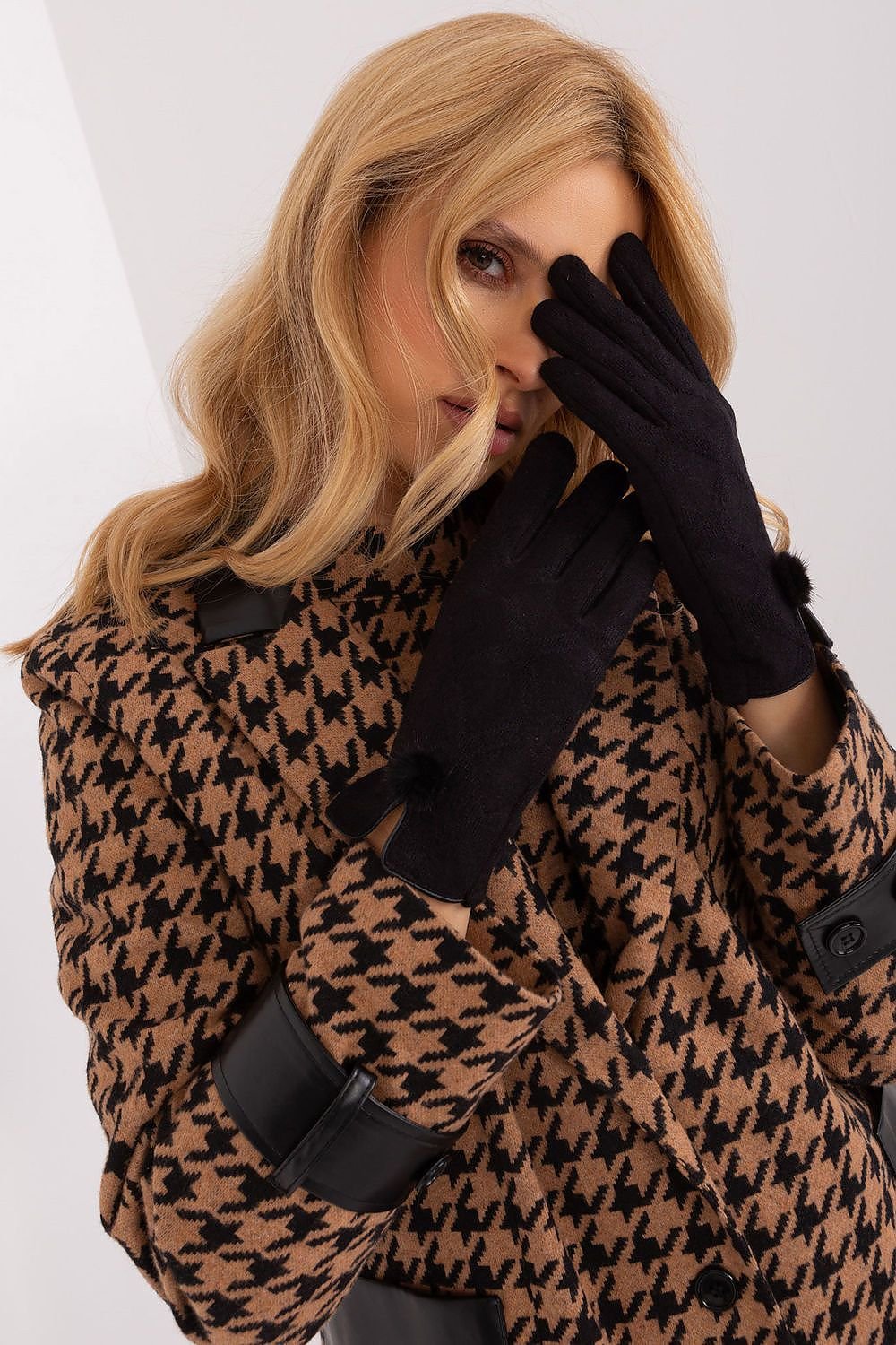 Gloves model 190793 AT - ELEMODA