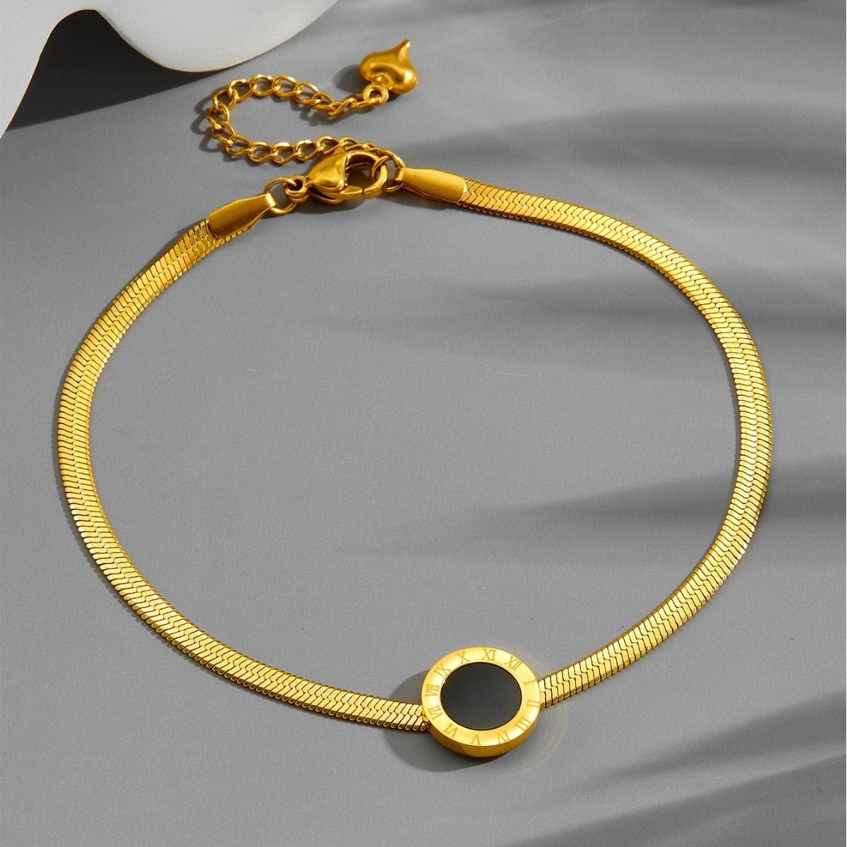 18K gold light luxury exquisite Roman numeral bracelet - ELEMODA