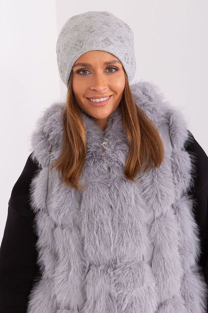 Cap model 189899 AT - ELEMODA