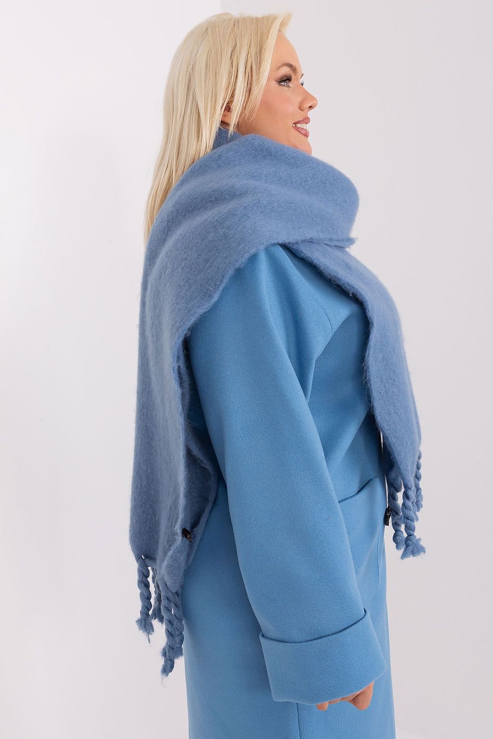 Shawl model 189883 AT - ELEMODA