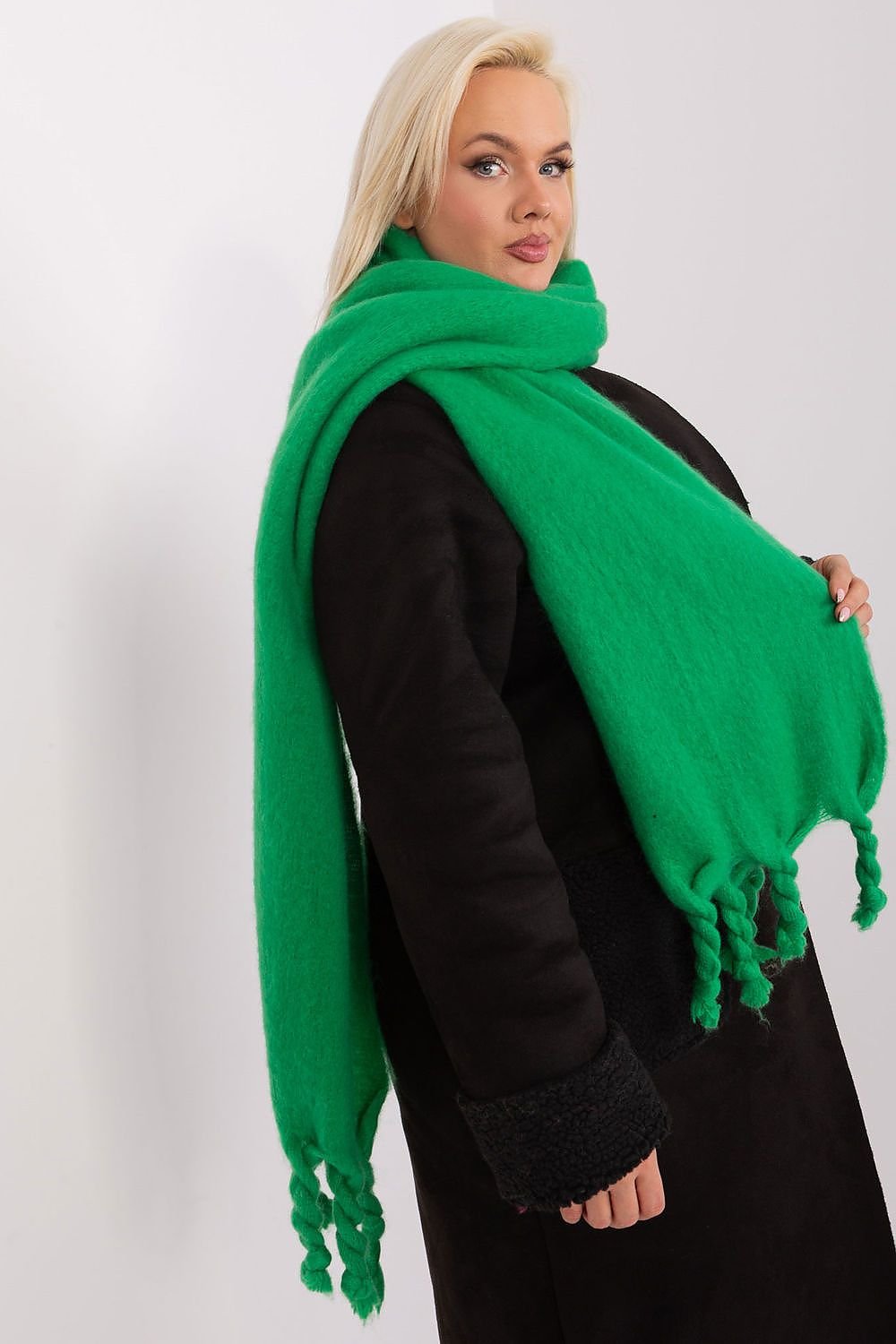 Shawl model 189883 AT - ELEMODA