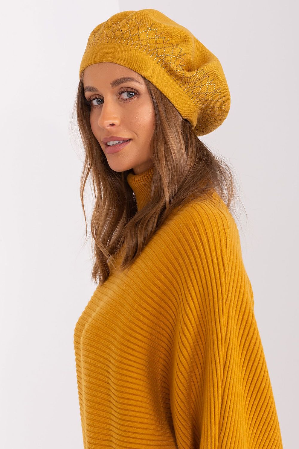 Beret model 208244 AT - ELEMODA