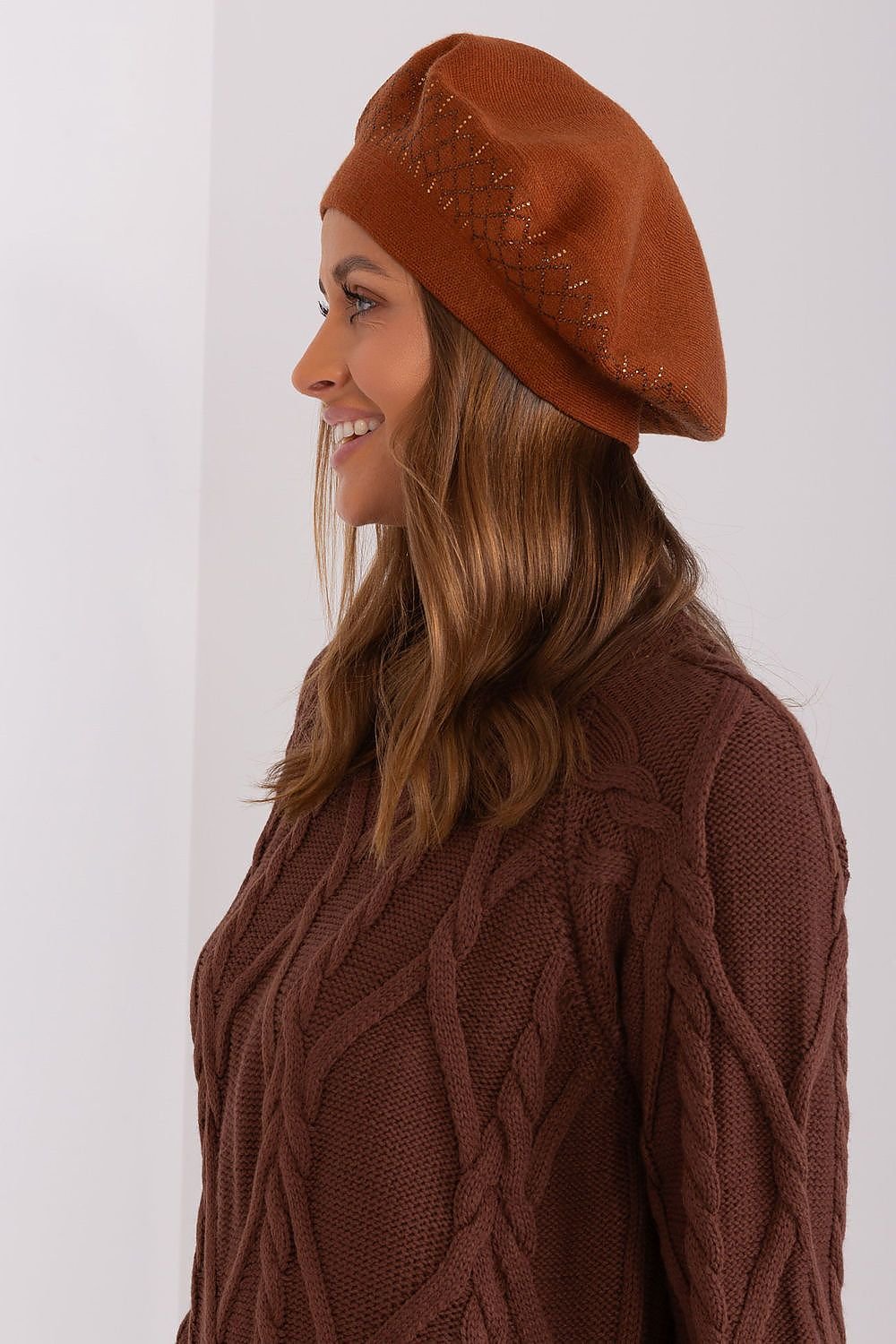 Beret model 208244 AT - ELEMODA