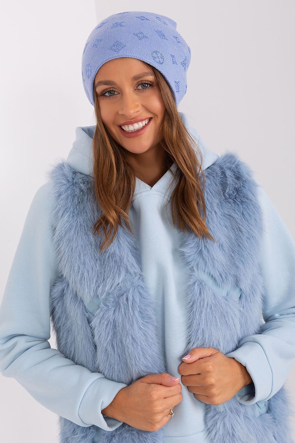 Cap model 189899 AT - ELEMODA