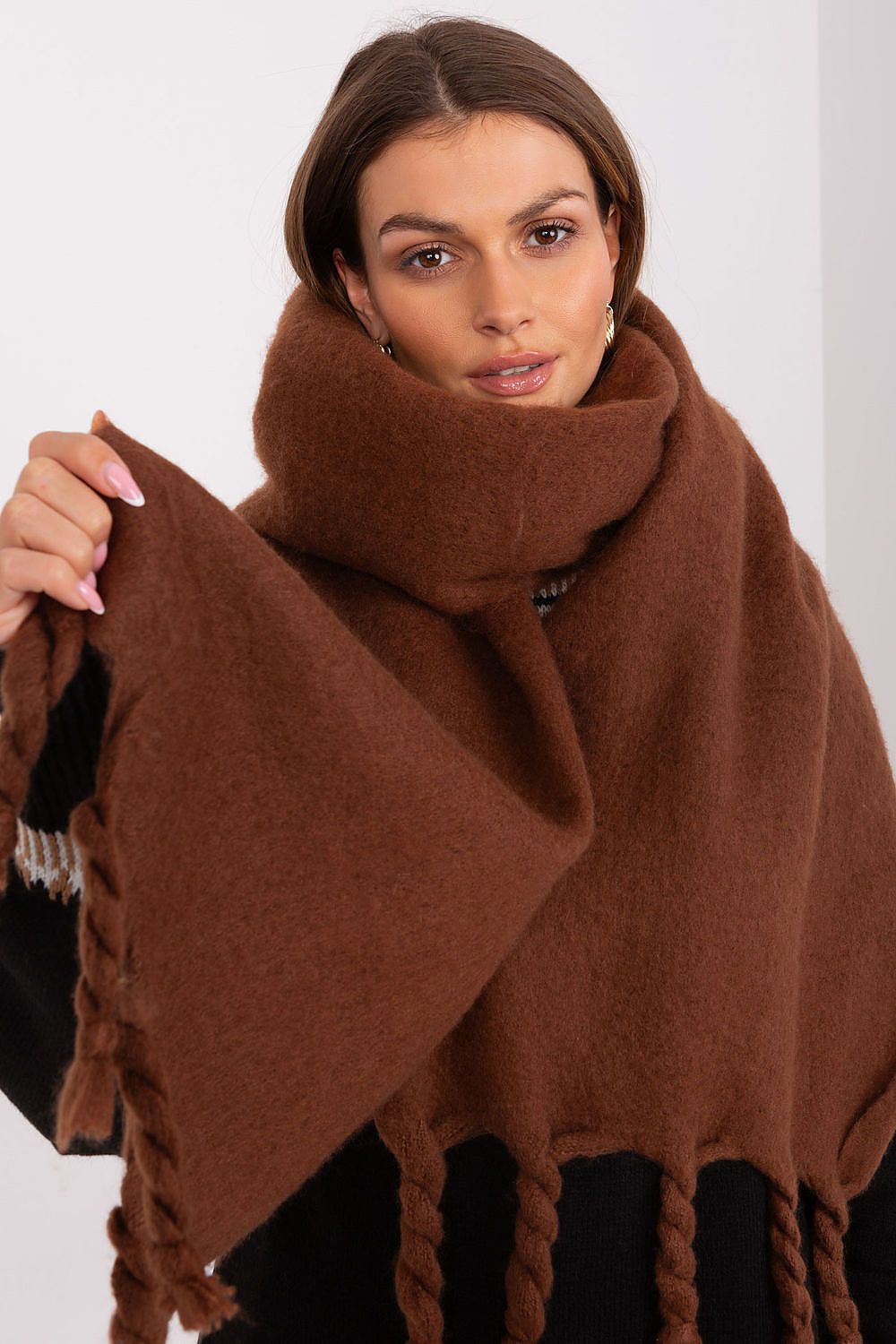 Shawl model 189883 AT - ELEMODA