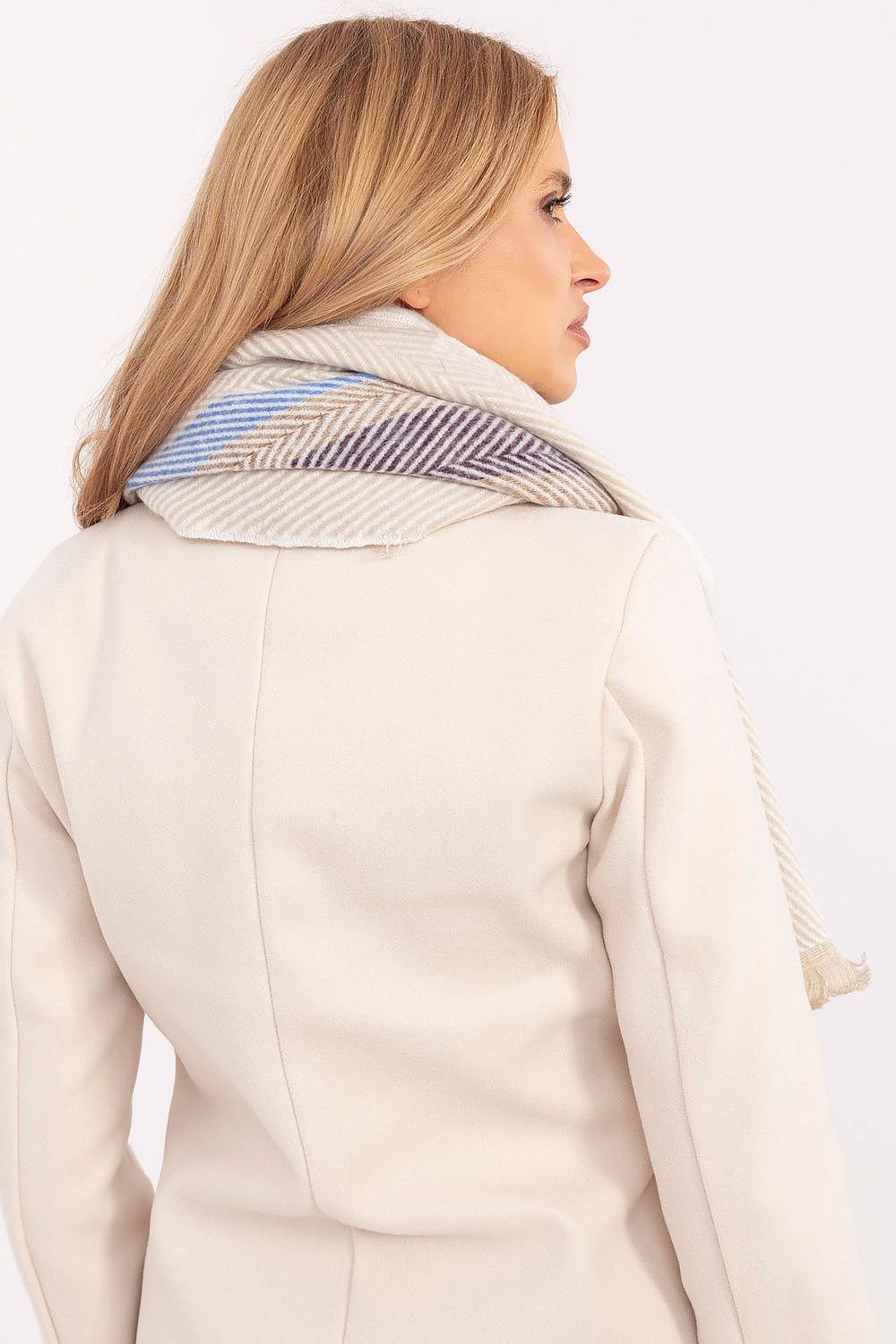 Shawl model 206037 AT - ELEMODA