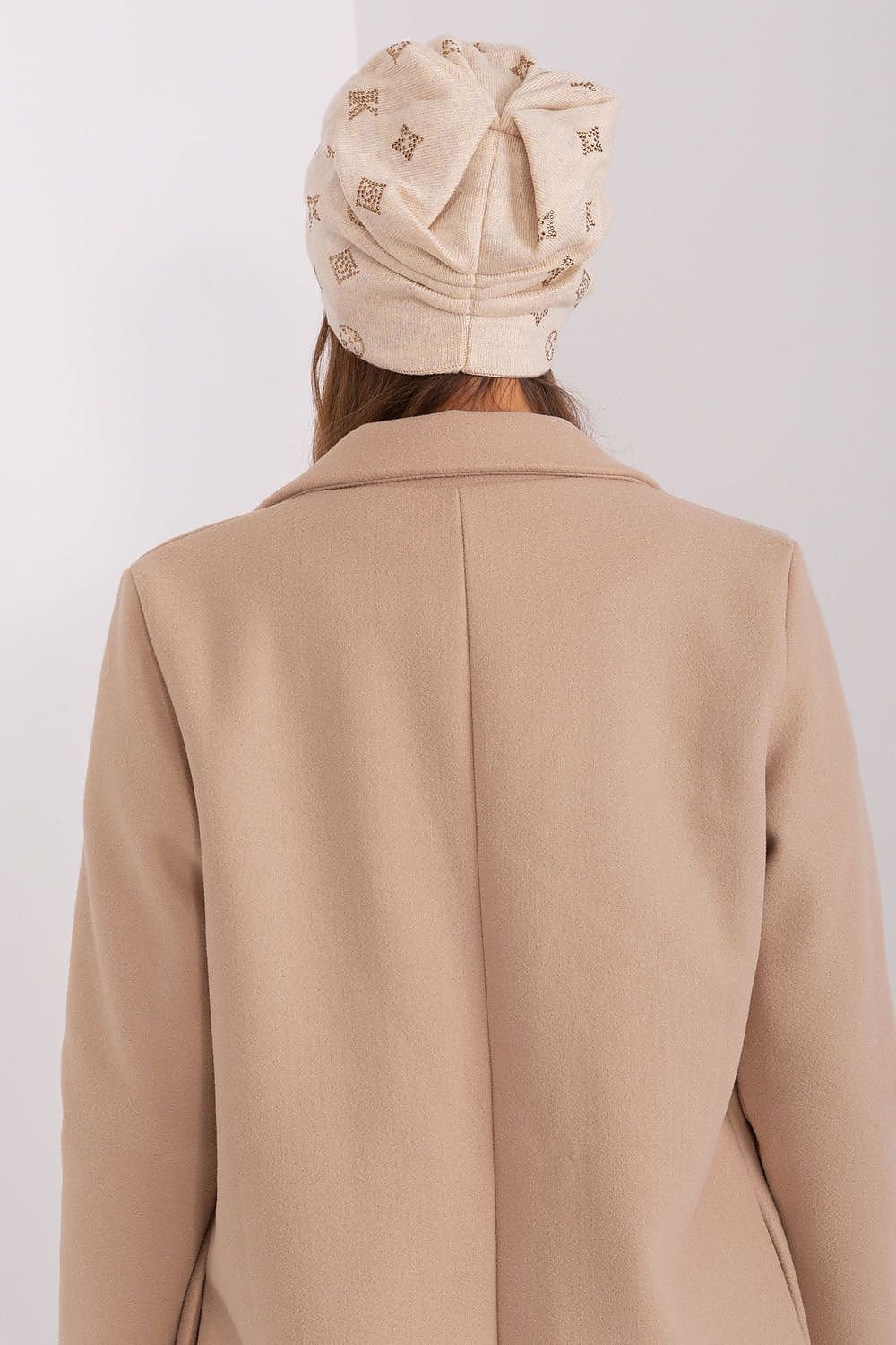 Cap model 189899 AT - ELEMODA