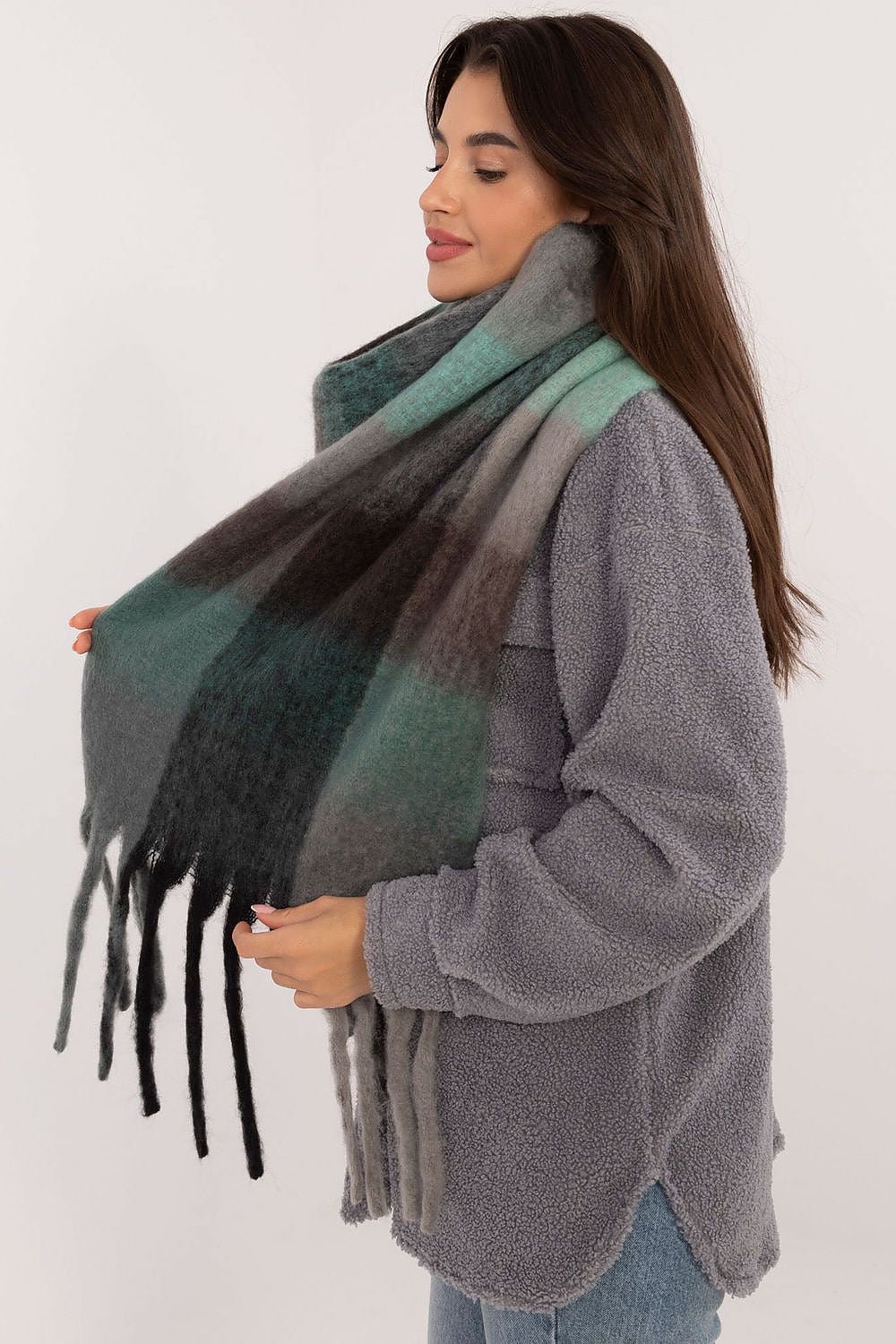 Shawl model 200279 AT - ELEMODA
