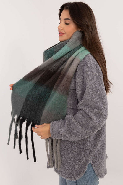 Shawl model 200279 AT - ELEMODA