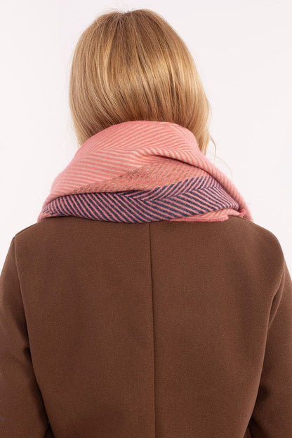 Shawl model 206037 AT - ELEMODA