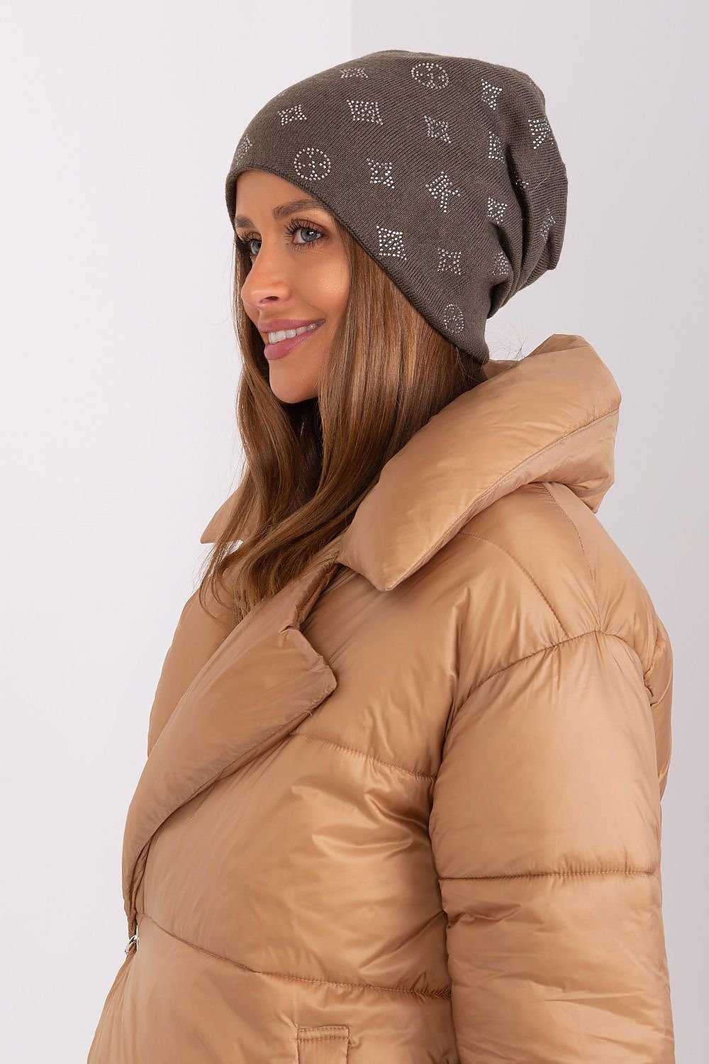 Cap model 189899 AT - ELEMODA