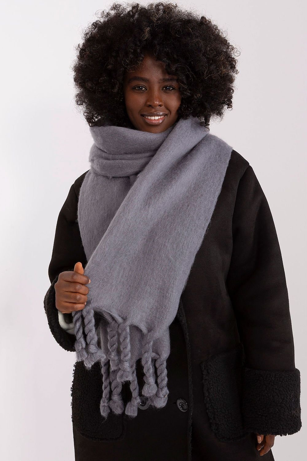 Shawl model 189883 AT - ELEMODA