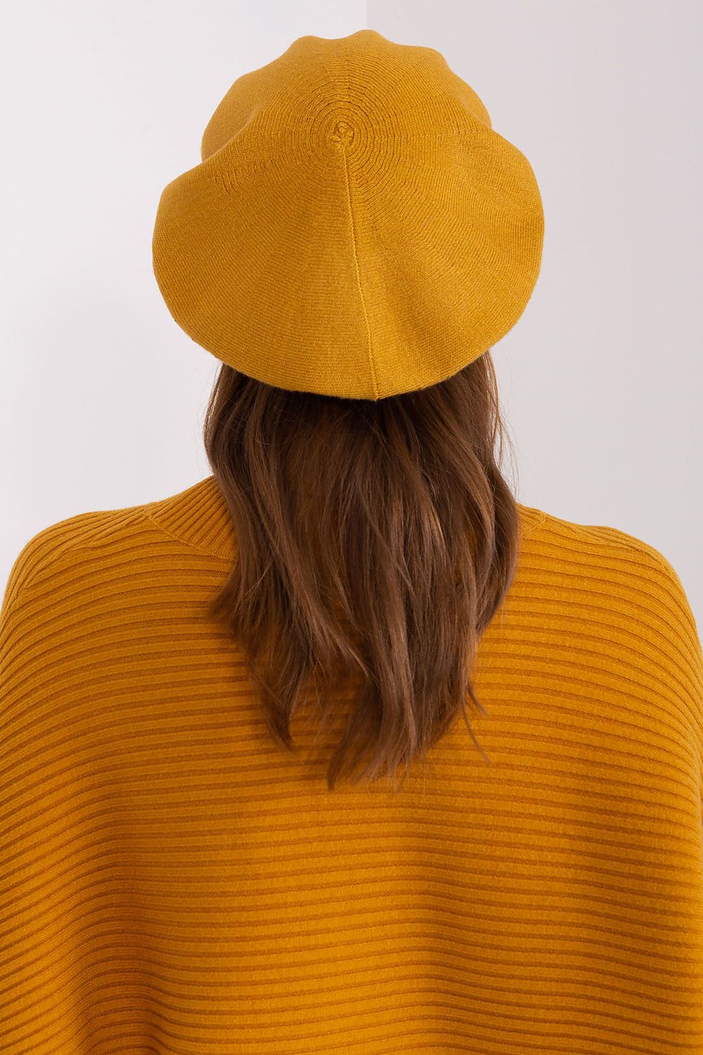 Beret model 208244 AT - ELEMODA