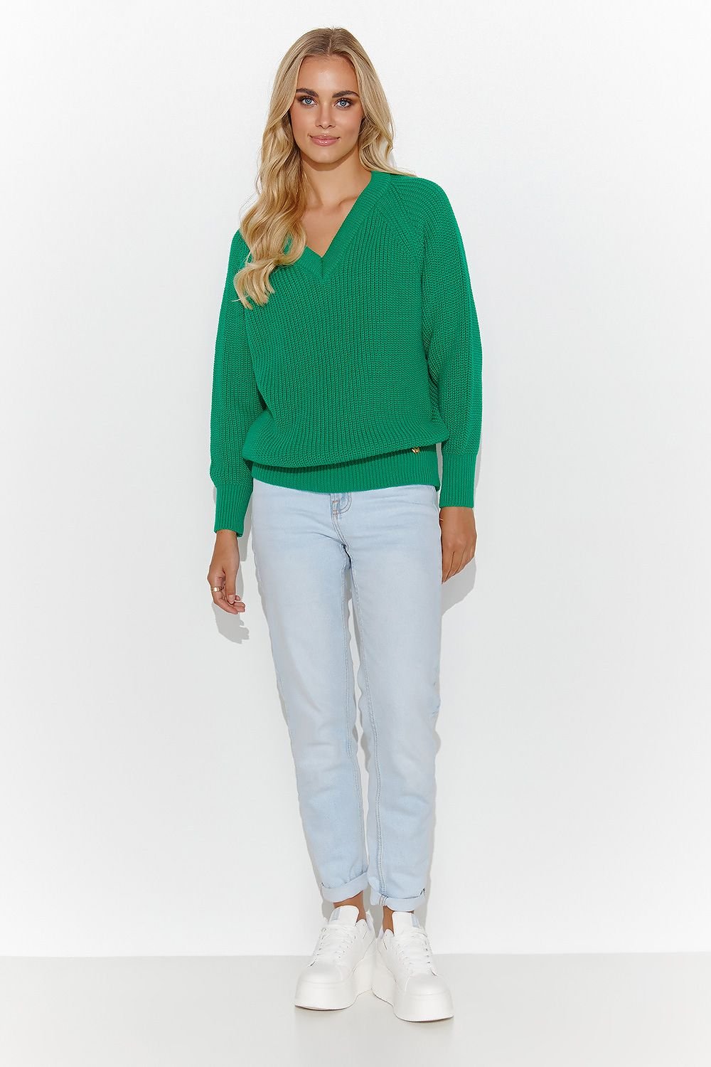 Jumper model 184780 Makadamia - ELEMODA