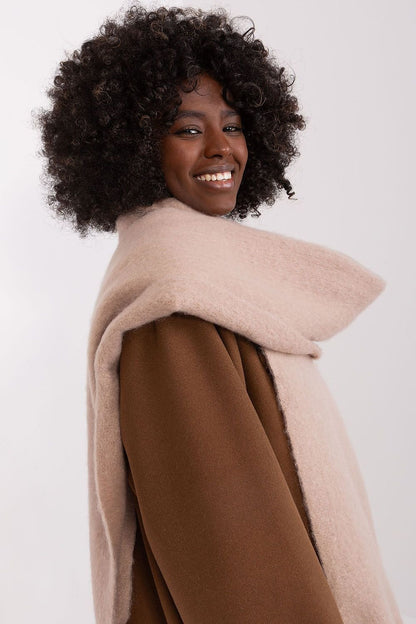 Shawl model 189883 AT - ELEMODA