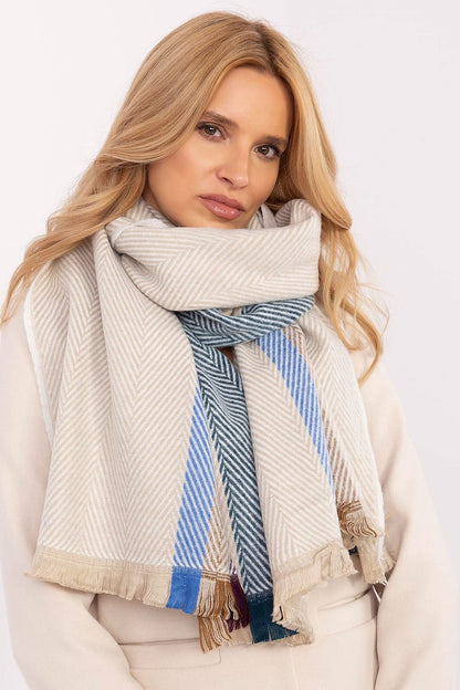 Shawl model 206037 AT - ELEMODA