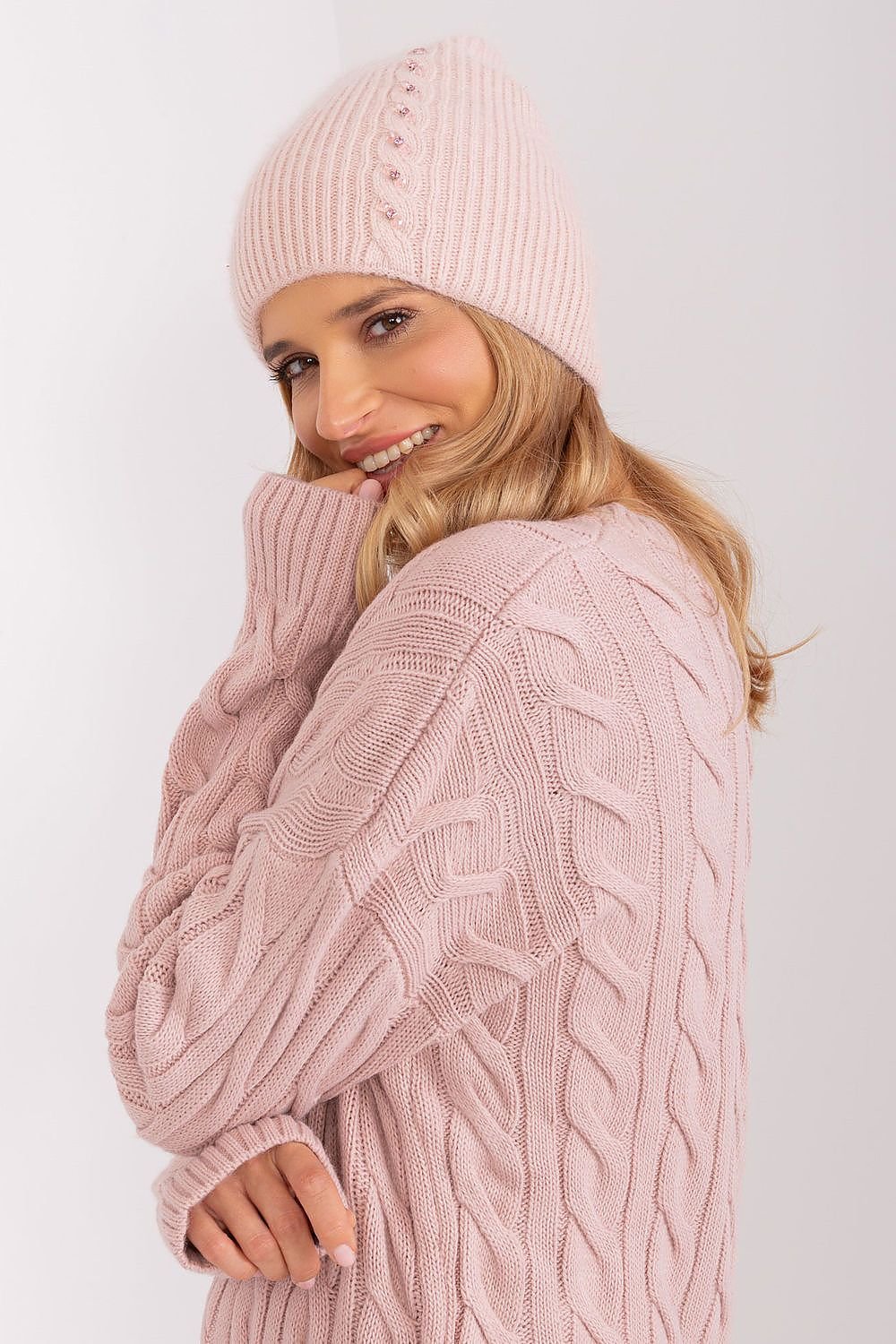 Cap model 189247 AT - ELEMODA