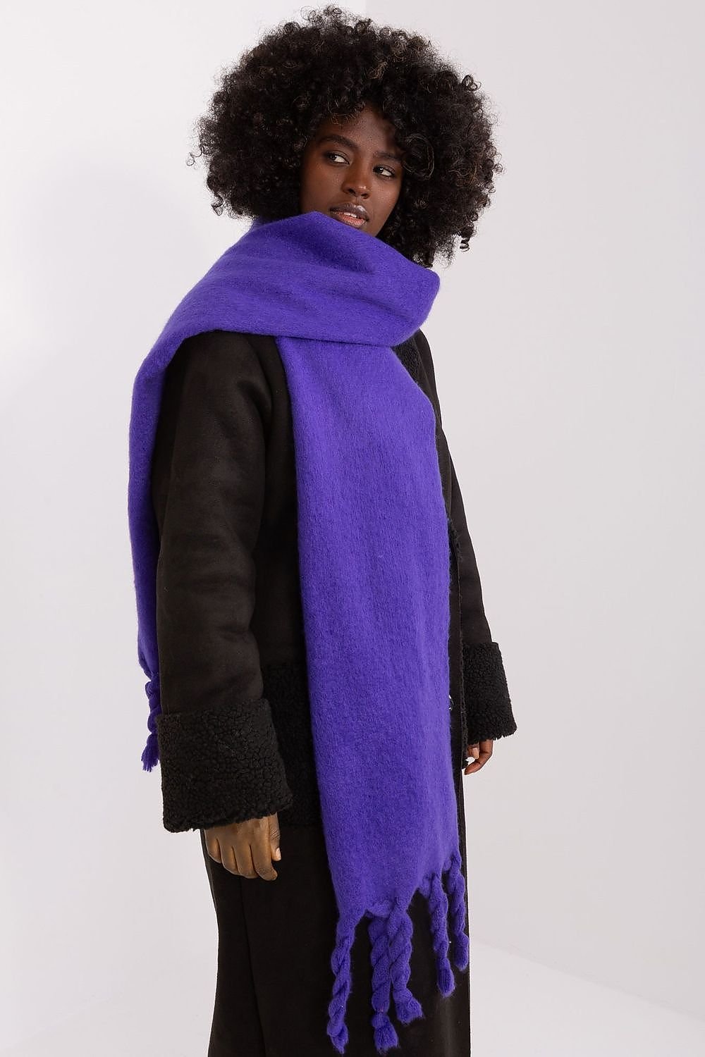 Shawl model 189883 AT - ELEMODA