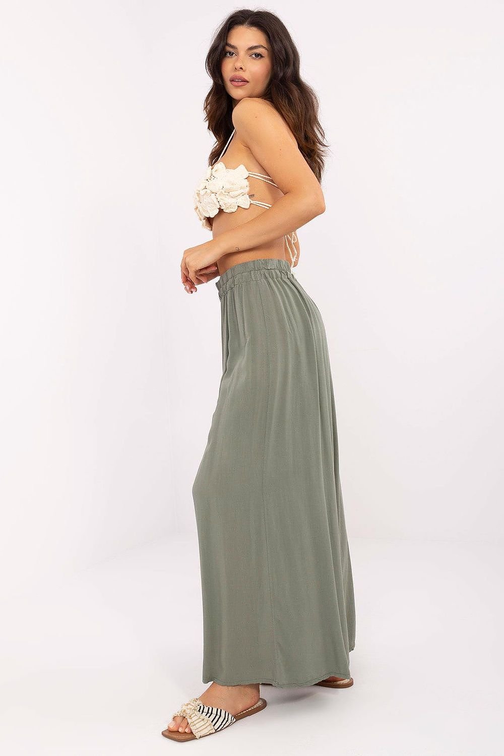 Women trousers model 210675 Och Bella - ELEMODA