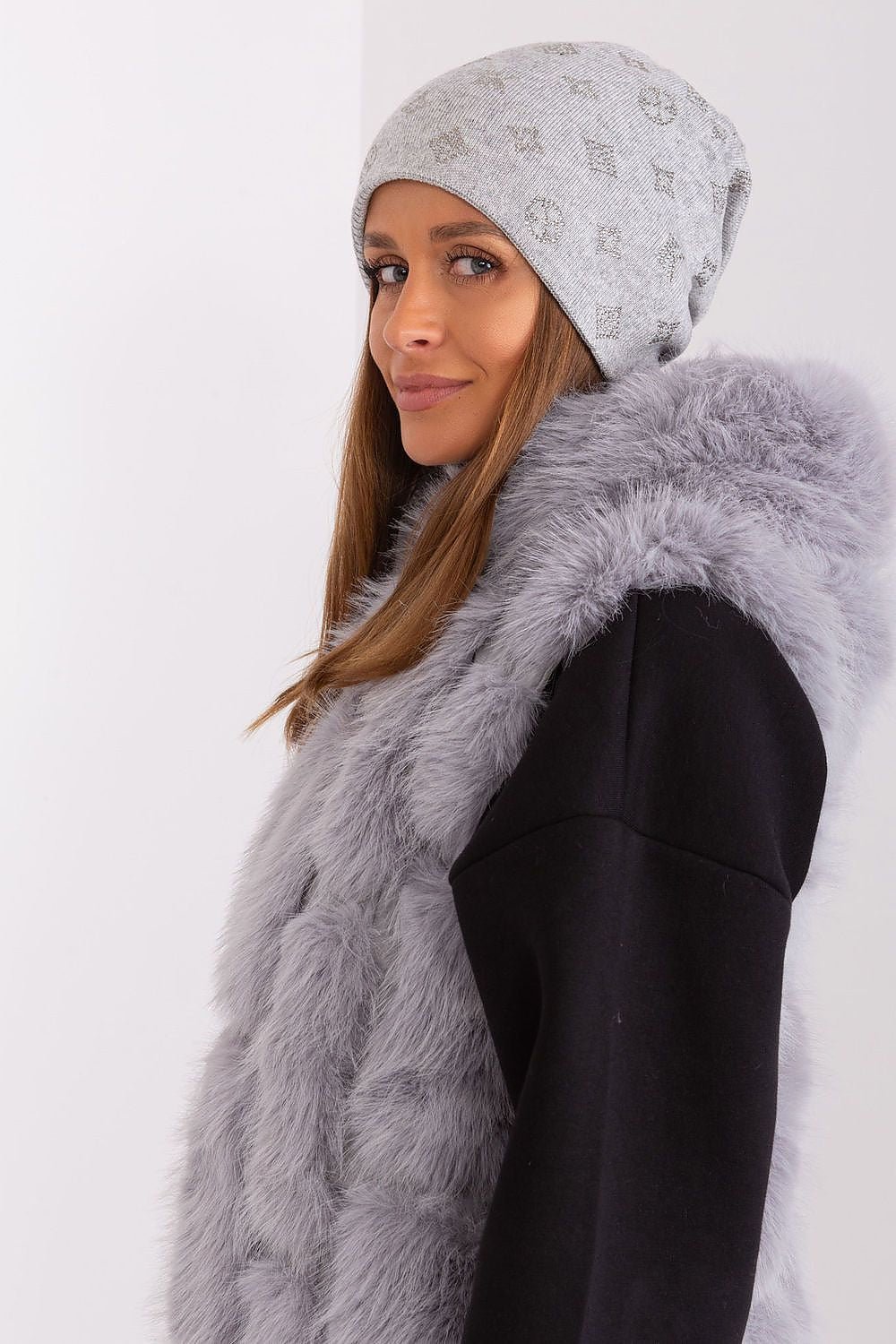 Cap model 189899 AT - ELEMODA