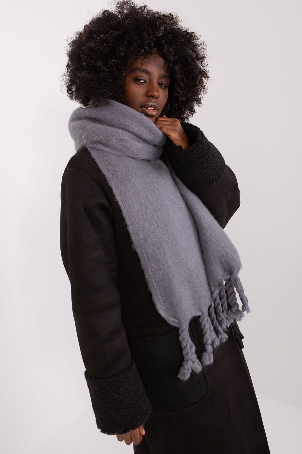 Shawl model 189883 AT - ELEMODA