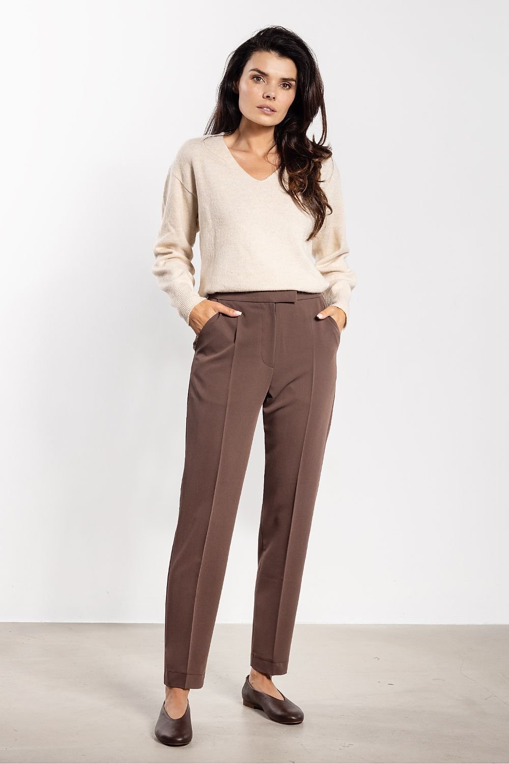 Women trousers model 218976 awama - ELEMODA