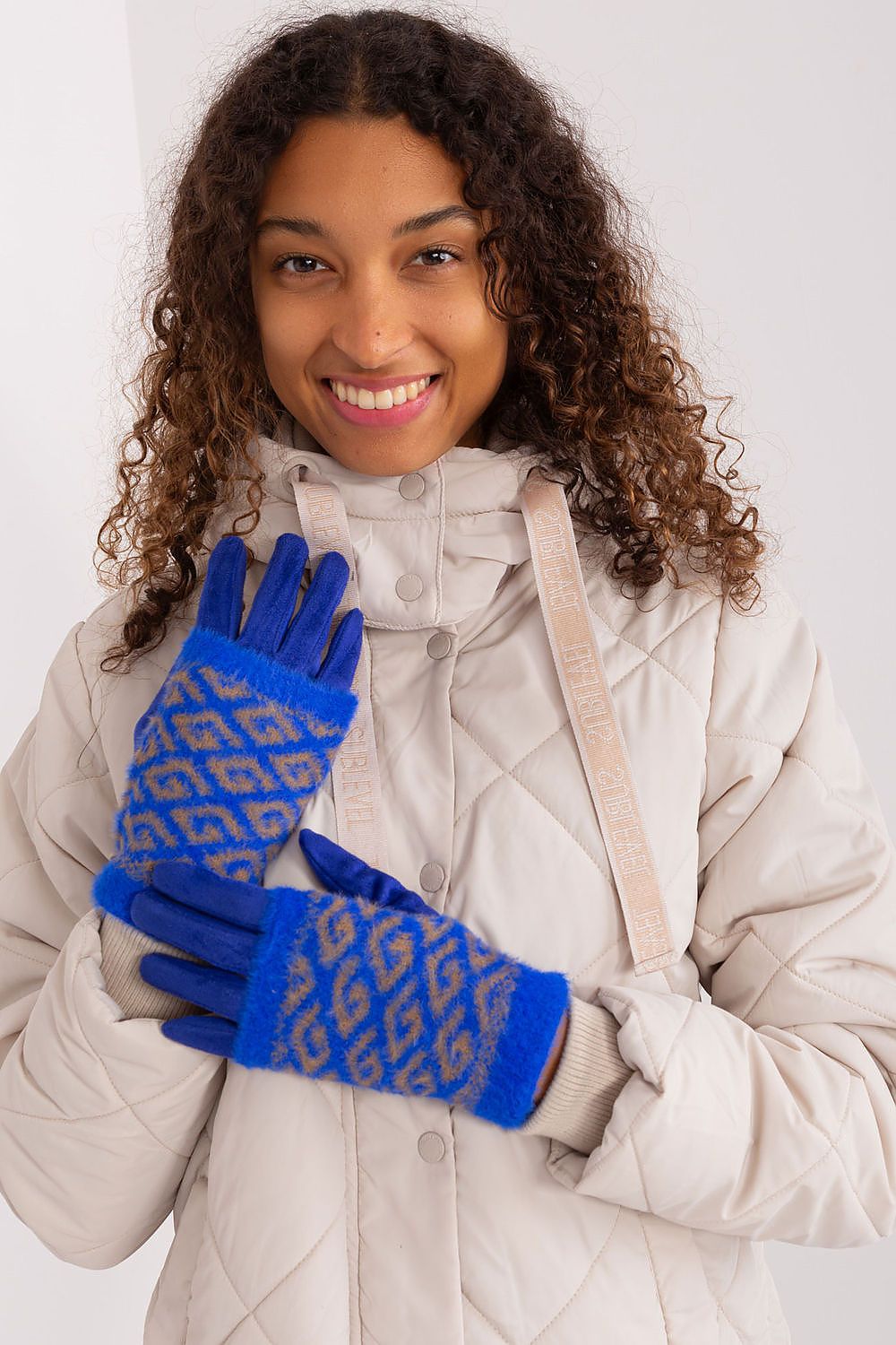 Gloves model 190807 AT - ELEMODA