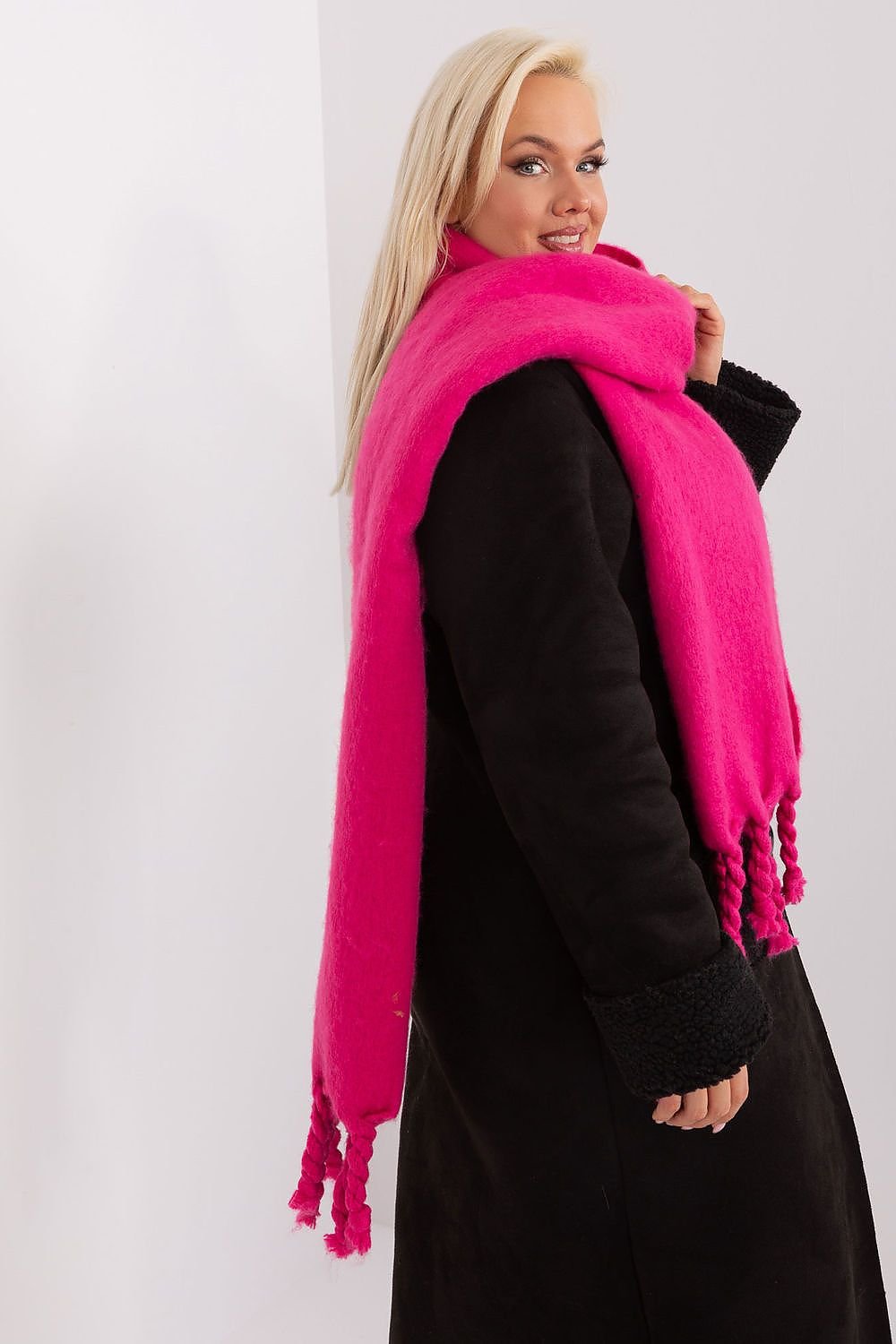 Shawl model 189883 AT - ELEMODA