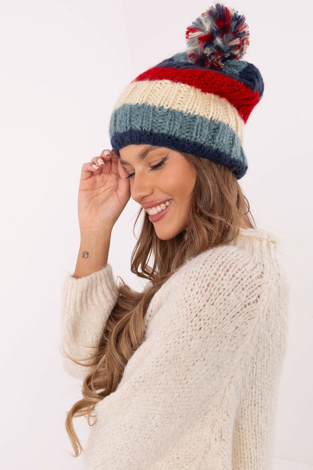 Cap model 203833 AT - ELEMODA