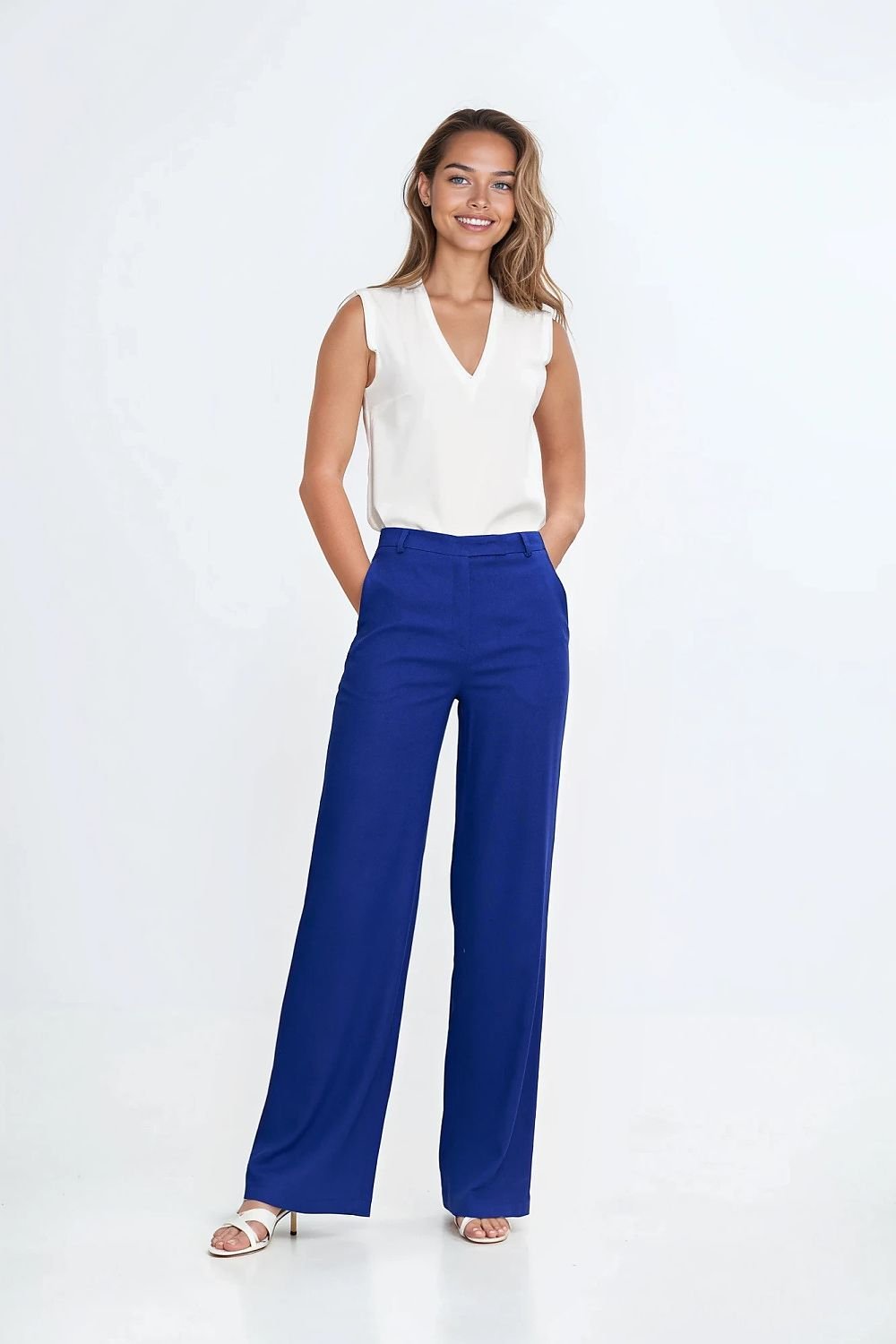 Women trousers model 211797 Nife - ELEMODA